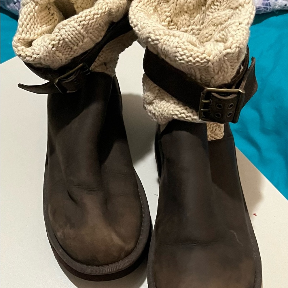 UGG Brown and Cream Winter Boots with Cozy Lining